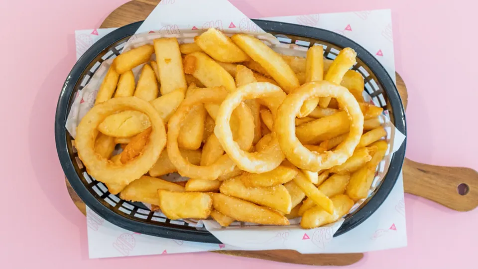 Frings – When you just can't choose… Thick cut chips + onion rings.