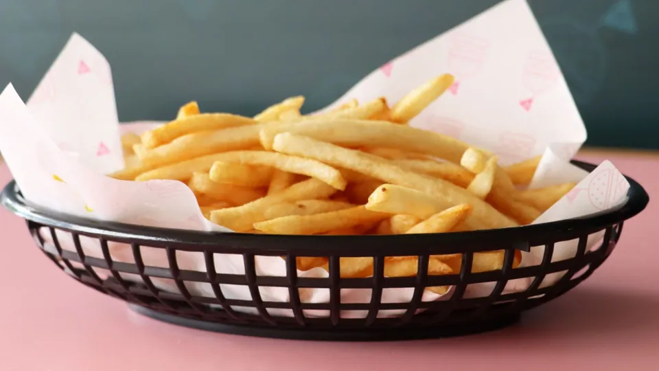 Straight Up Thin + Crispy Fries – Small or large.